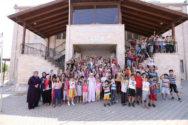 Merkezefendi’de Kur’an Öğrenen Çocuklara Dondurma İkramı