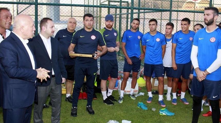 Başkan Sekmen, Antalyaspor Kampında