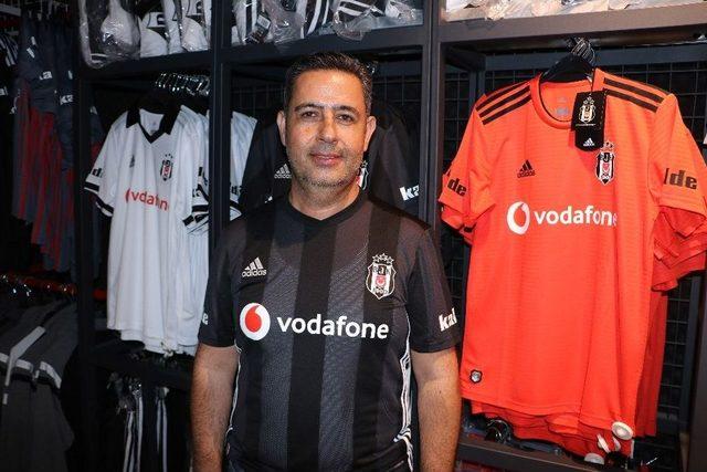 Hatay’da Beşiktaş Formalarına İlgi Büyük