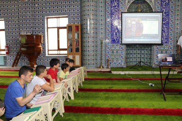 Projeksiyon Cihazı Çocuklara Camiyi Sevdirdi