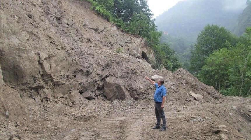 Trabzon&rsquo;da Heyelanlara M&uuml;dahale Ediliyor