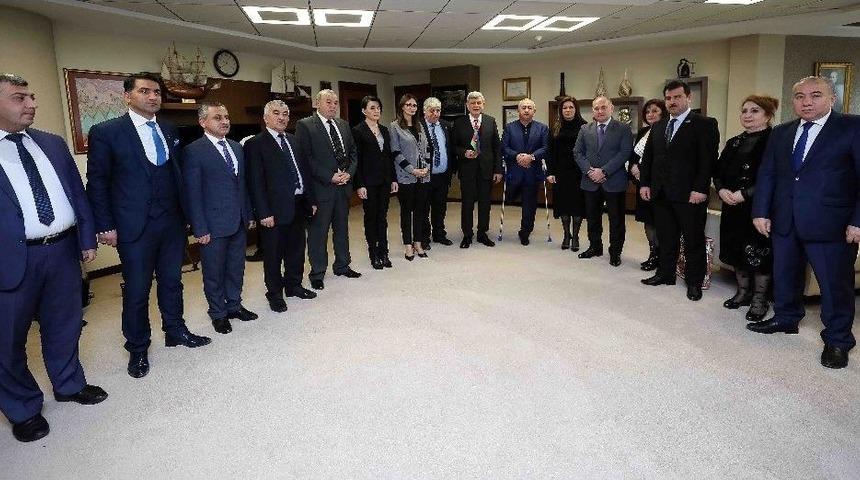 Başkan Karaosmanoğlu Azerbaycan Heyetini Makamında Ağırladı