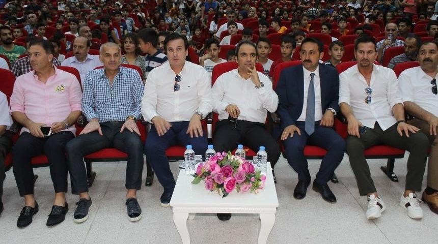 Futbolun Efsaneleri Erzincan&rsquo;da Gen&ccedil;lerle Buluştu