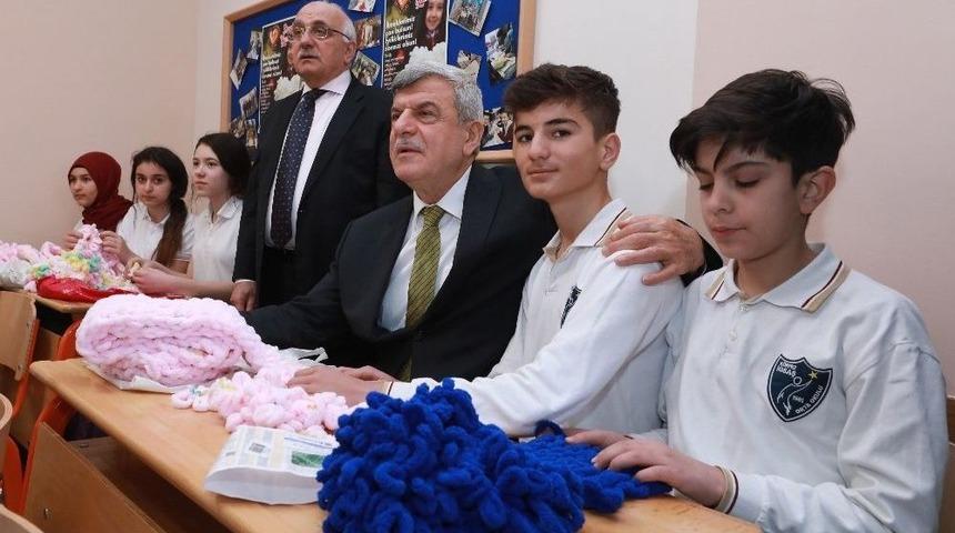 Mehmetçiklere Atkı Ören Öğrencilere Karaosmanoğlu’ndan Teşekkür