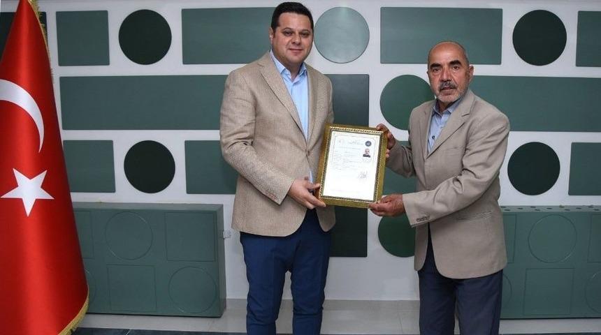 İpekyolu Belediyesinden Ruhsat Dağıtımı