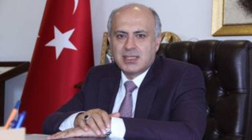 Rekt&ouml;r &Ccedil;amsarı: "mehmet&ccedil;ik Bug&uuml;nde Mazlumun Yanında, Zalimin Karşısındadır"