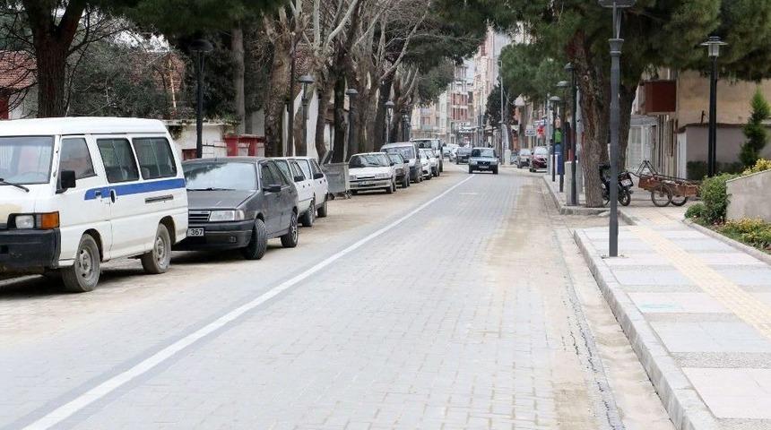 Saruhanlı&rsquo;nın En İşlek Caddesi Yenilendi
