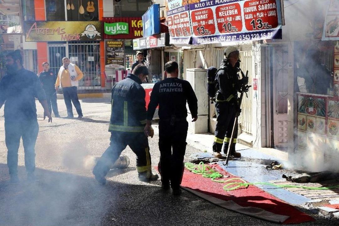 Mangal Evinde &Ccedil;ıkan Baca Yangını Korkuttu