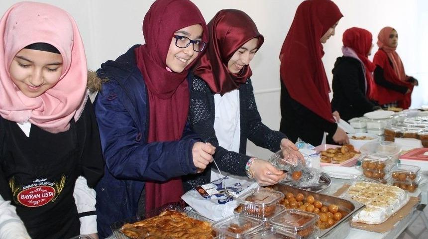 Akdağmadeni&rsquo;nde Mehmet&ccedil;ik Vakfı Yararına Kermes D&uuml;zenlendi
