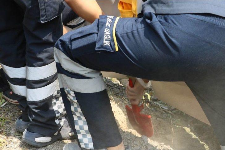 112 Ekipleri Yaralıyı Kurtarabilmek İçin Dakikalarca Kürekle Toprak Kazdı G5