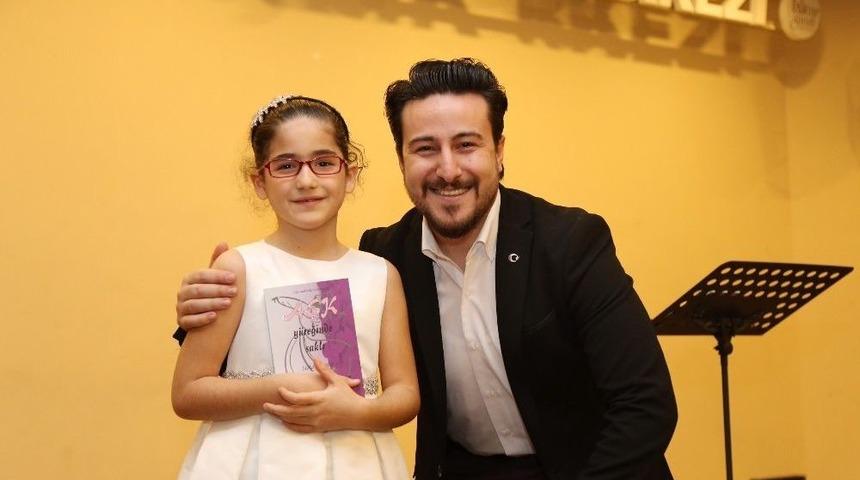 Kağıthane Belediyesi K&uuml;lt&uuml;r Etkinliklerinde Şiir R&uuml;zgarı Esti