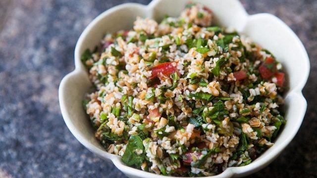 Otlu Bulgur Salatası (Tabbule)