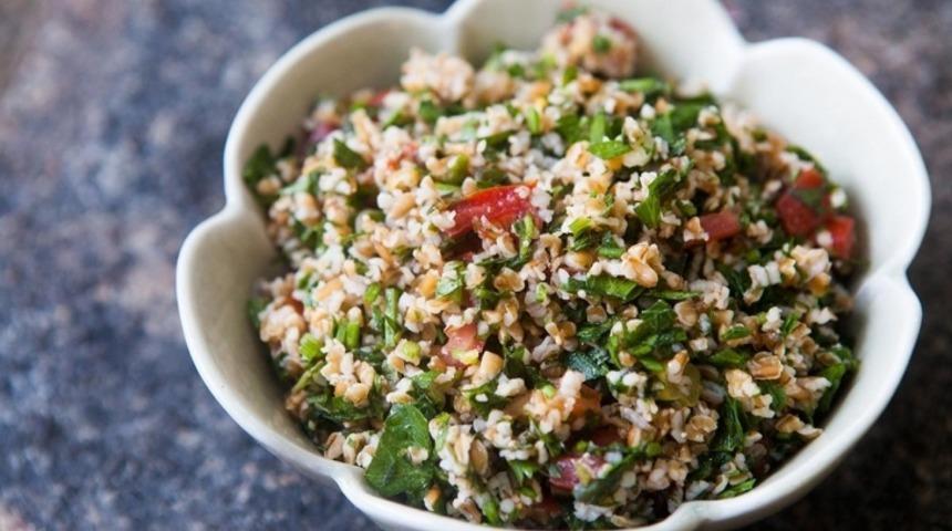 Otlu Bulgur Salatası (Tabbule)