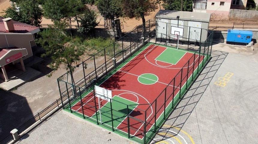 Bitlis Belediyesinden Okullara Basketbol Sahası