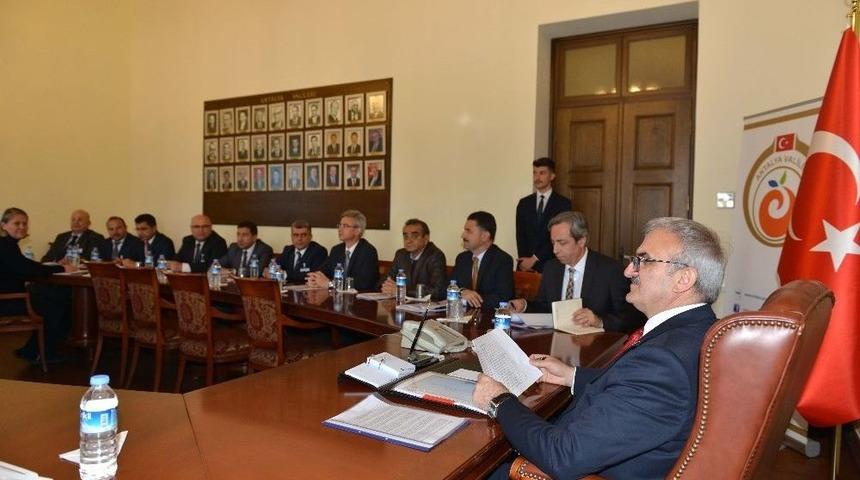 Antalya Valiliğinde Okuma Yazma Seferberlik Toplantısı