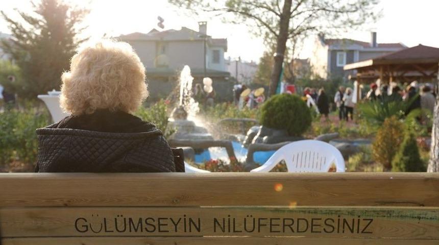 Sosyal Hayatın Kapıları Bu Merkezde A&ccedil;ılıyor