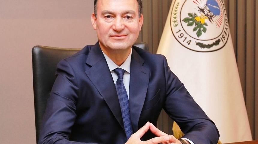 Başkan Akın, Osman Zeki &Uuml;ng&ouml;r&rsquo;&uuml; Unutmadı