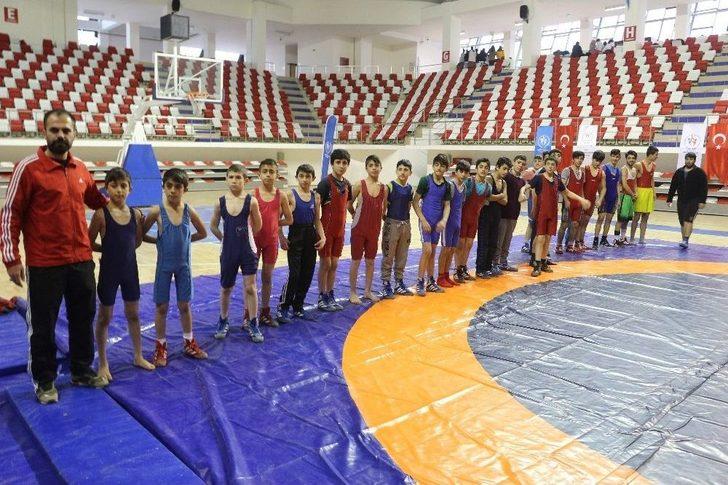 İran Ve Ağrılı Sporculardan Metmetçik’e Anlamlı Destek G1