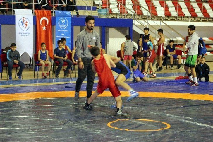 İran Ve Ağrılı Sporculardan Metmetçik’e Anlamlı Destek G5