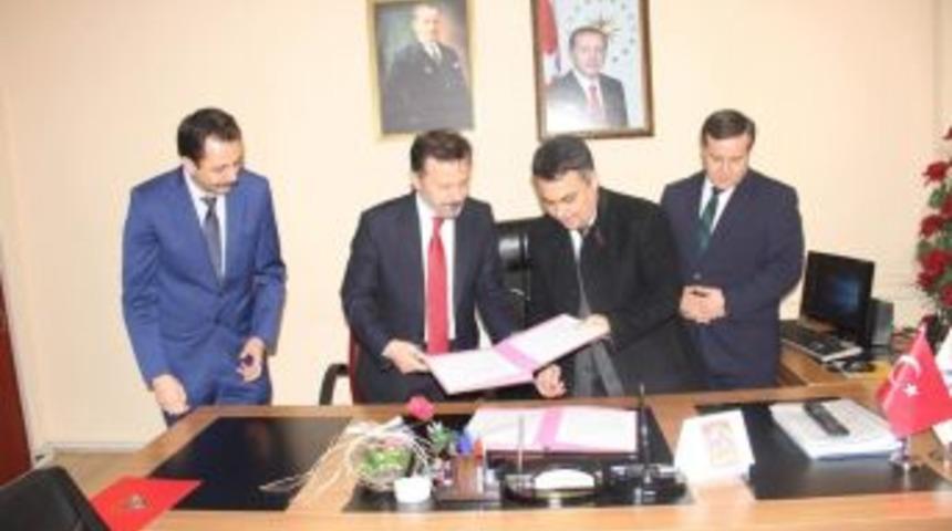 Dumlupınar &Uuml;niversitesi İle Şaphane İl&ccedil;e Milli Eğitim M&uuml;d&uuml;rl&uuml;ğ&uuml; İş Birliği Protokol&uuml; İmzaladı