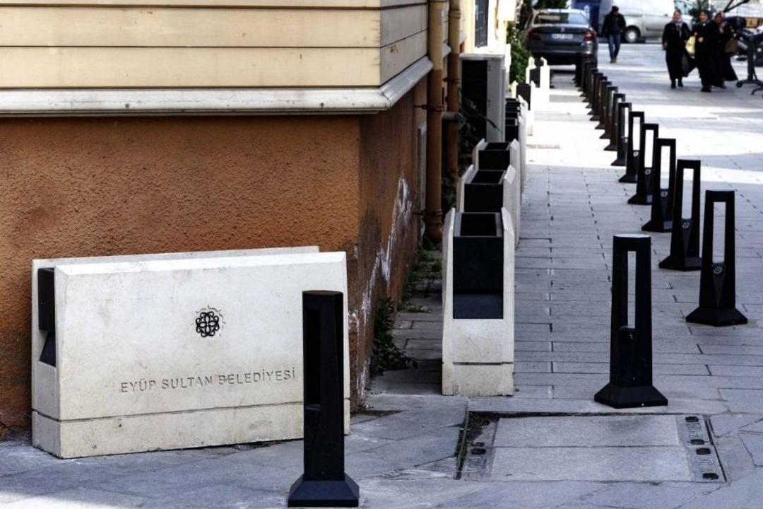 Ey&uuml;psultan, Tarihi Kent Mobilyalarıyla Donatılıyor