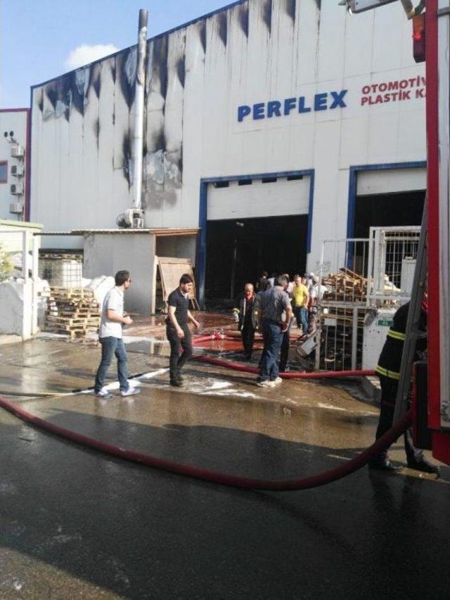 Otomobil Parçası Fabrikasındaki Yangın Hasara Neden Oldu