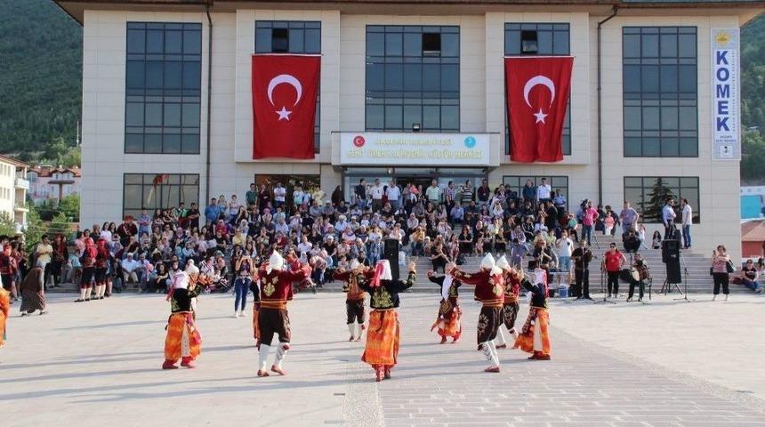 Dans Ve Halk Oyunları Ekipleri Final Yaptı