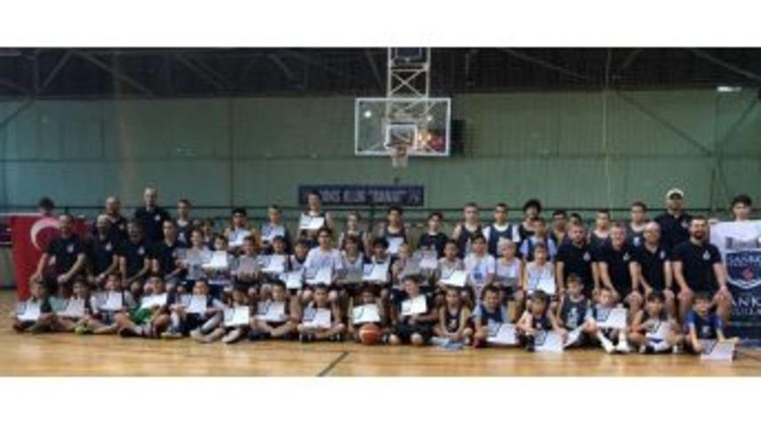 Sanko Okulları Sporcuları Sırbistan&rsquo;daki Gelişim Kampından D&ouml;nd&uuml;