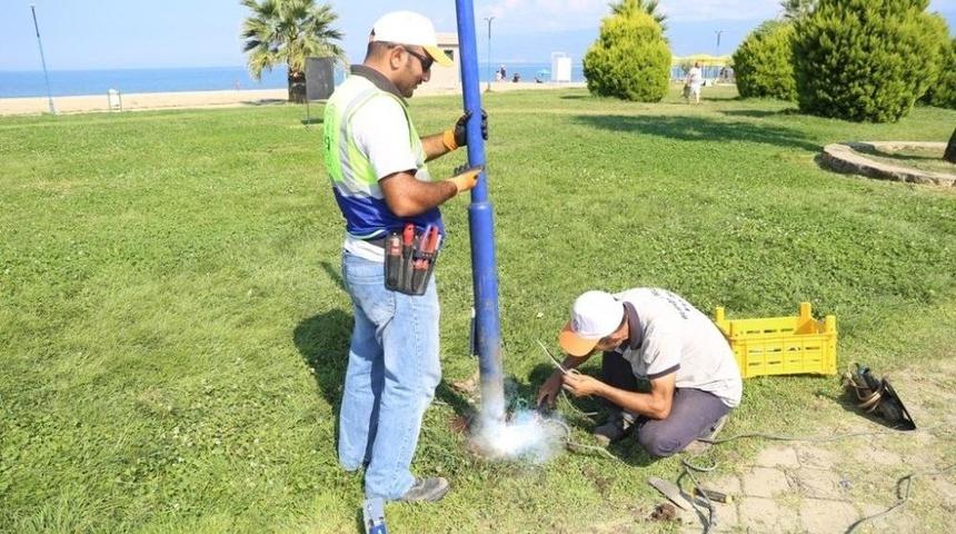Burhaniye&rsquo; De M&uuml;şerref Hekimoğlu Gezinti Yolu Aydınlandı