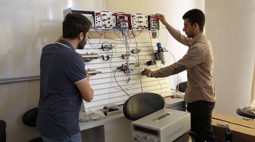 Co-op Modeli İle Teorik Ve Pratik Eğitim Bir Arada