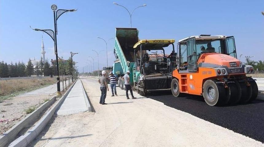 Bolvadin Şehitler Caddesinde D&uuml;zenleme Yapılıyor