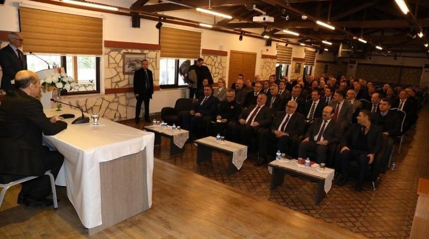 Vali Orhan &Ccedil;ift&ccedil;i, Muhtarlar İle Bir Araya Geldi