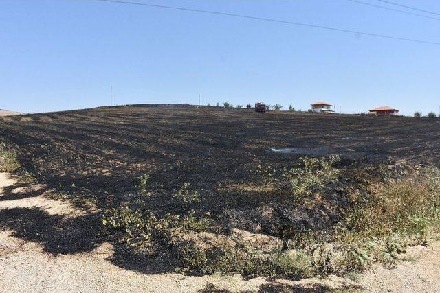 Kırıkkale’de Çıkan Anız Yangını Evlere Sıçramadan Söndürüldü