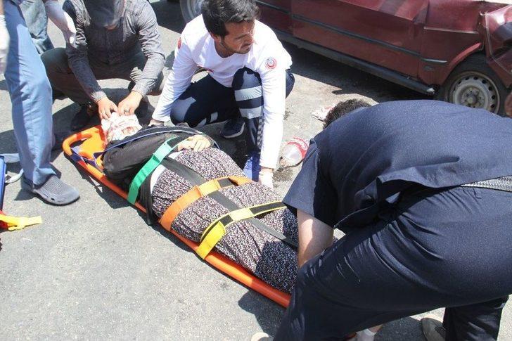 Konya’da İki Otomobil Çarpıştı: 4 Yaralı G2