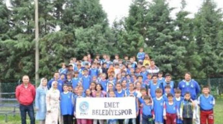 Emet Belediyespor, Futbol Okulu&rsquo;nu Hayata Ge&ccedil;iriyor