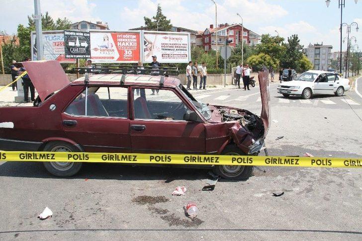 Konya’da İki Otomobil Çarpıştı: 4 Yaralı G3