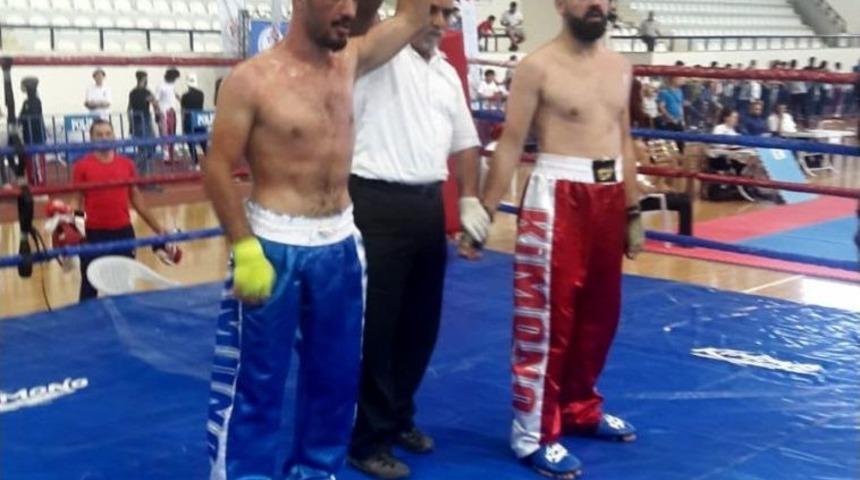 Kick Boks Sporcuları Madalya İle Döndü