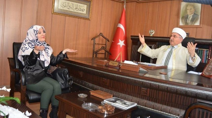 Makedon Asıllı Akademisyen M&uuml;sl&uuml;man Oldu