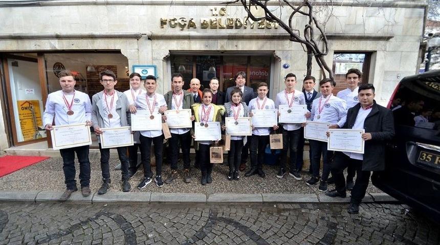 &Ouml;d&uuml;ll&uuml; Aş&ccedil;ılar Başkan Demirağ&rsquo;ı Ziyaret Etti