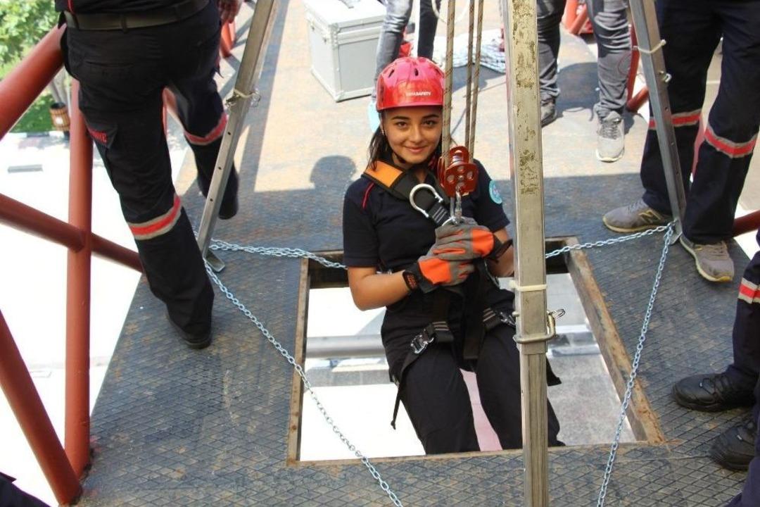 Manisa İtfaiyesine İlk Kadın Stajyer