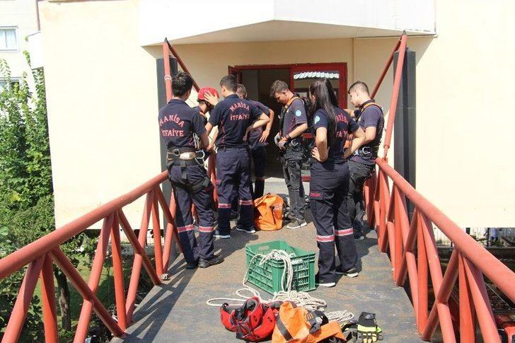 Manisa İtfaiyesine İlk Kadın Stajyer G3