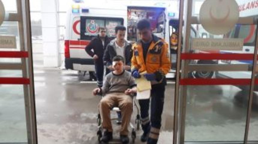 Kafasını Duvara &Ccedil;arpan &Ouml;ğrenci Yaralandı