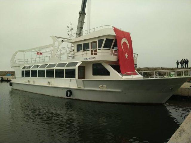 Gezi Teknesi Elektrik Telleri Engeline Takıldı 1