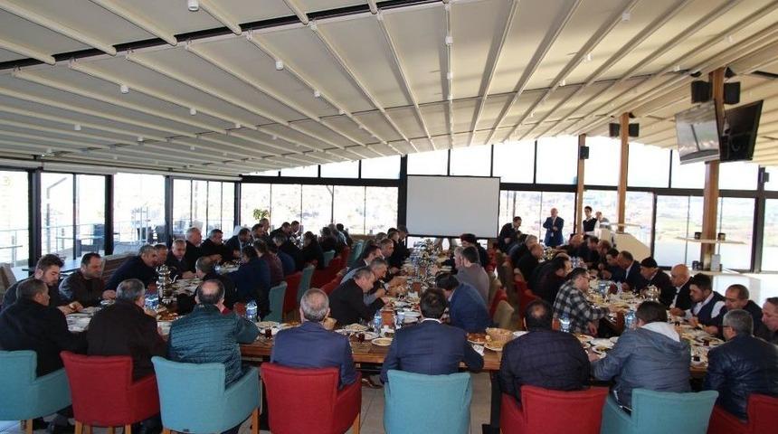 Başkan Şahiner Esnafla Kahvaltıda Buluştu