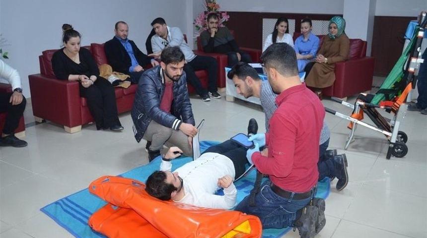112 Acil Sağlık &Ccedil;alışanlarına Eğitim