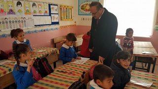 Alagöz Köy Okullarını Gezdi