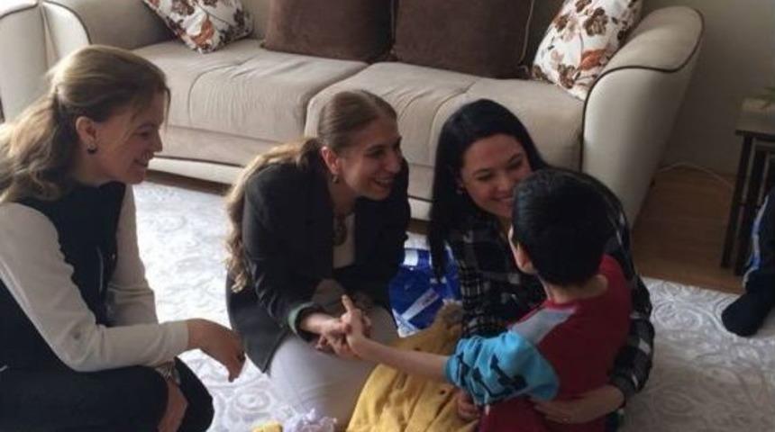 Emniyet M&uuml;d&uuml;r&uuml;n&uuml;n Eşi, Polis Eşleriyle Bir Araya Geldi