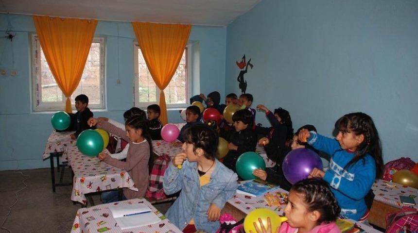 &lsquo;birleşmiş Y&uuml;rekler&rsquo; Projesiyle Okullar Değişiyor