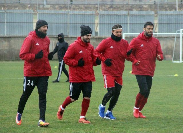 Elazığspor Teknik Direktörü Kalpar: 