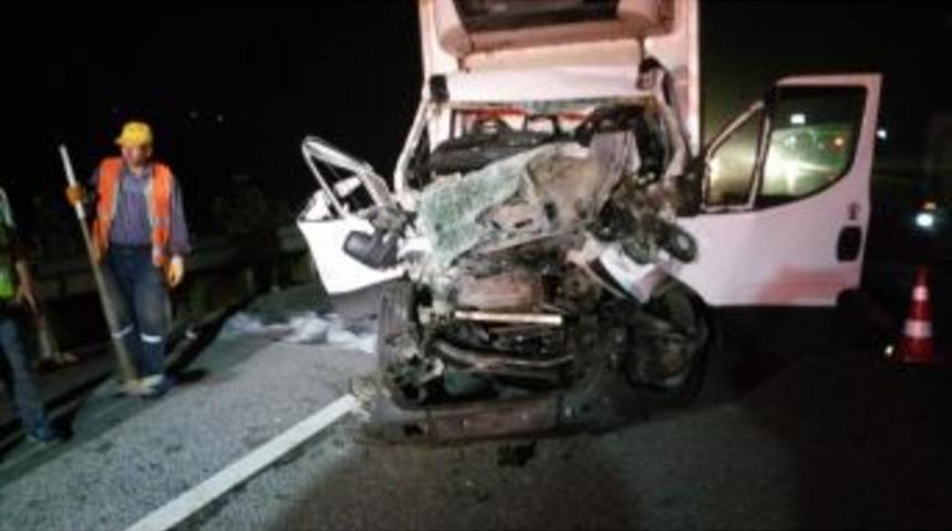 Kamyonet İle Tır &Ccedil;arpıştı: 1 Yaralı